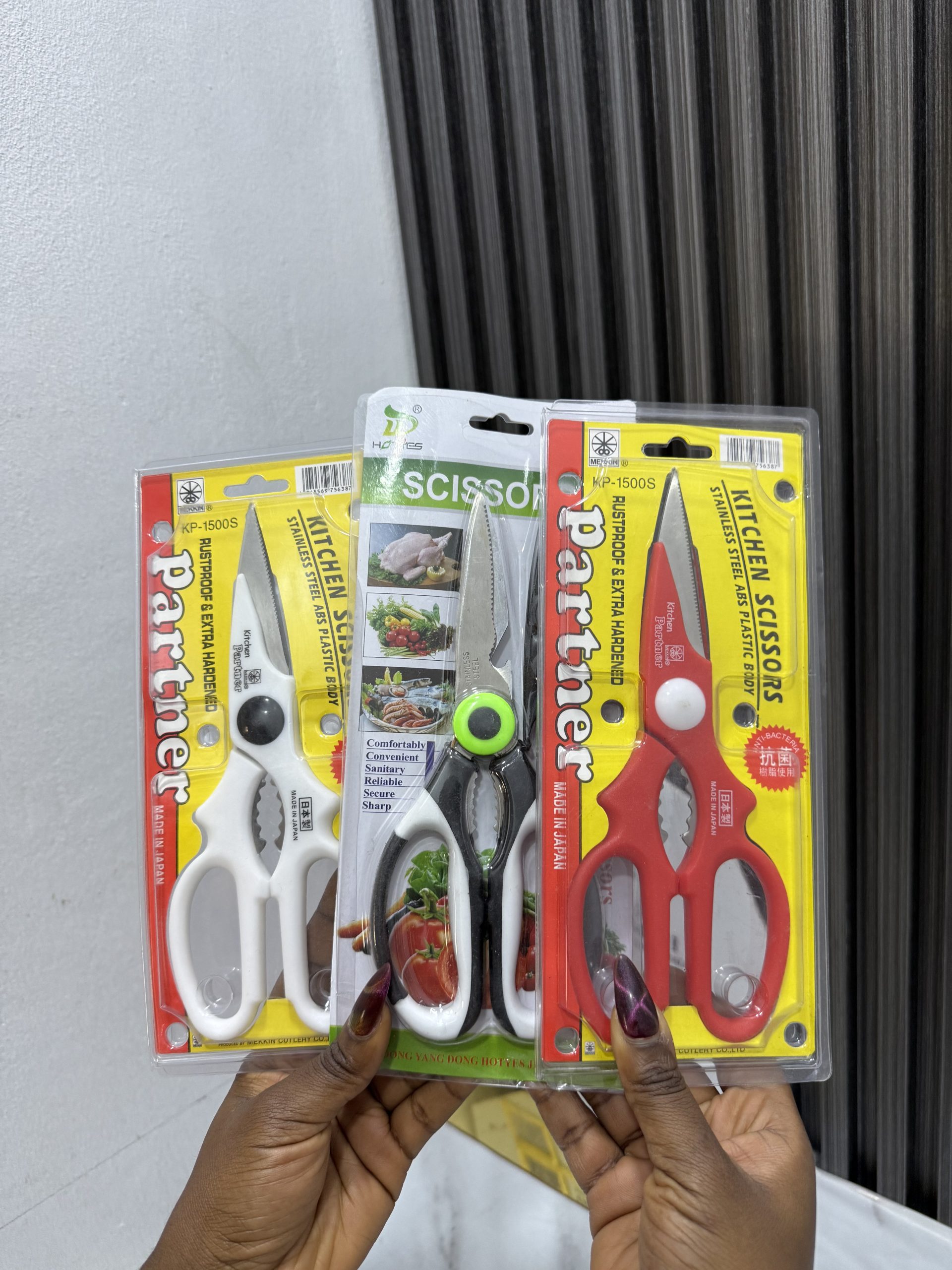 Multipurpose kitchen scissors