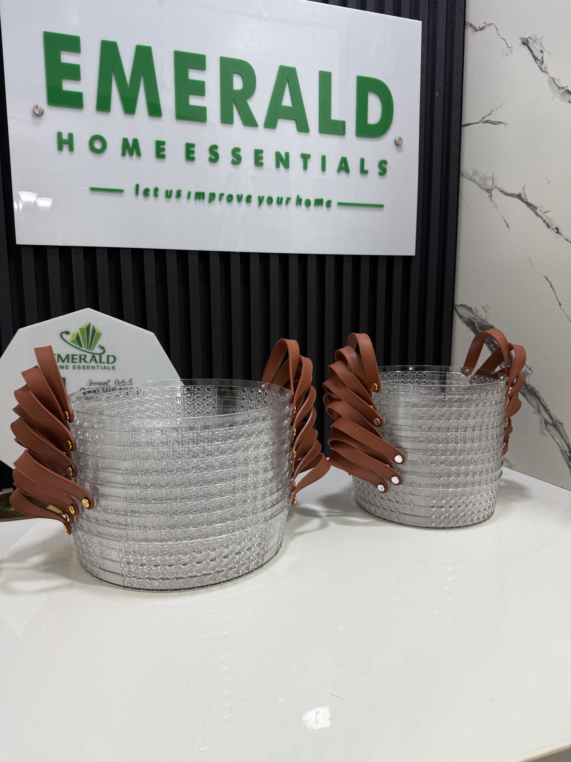 Acrylic basket/organizer with leather handle - Image 2
